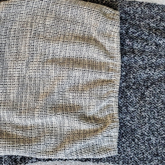 Ann Taylor Loft textured tank - Picture 3 of 6